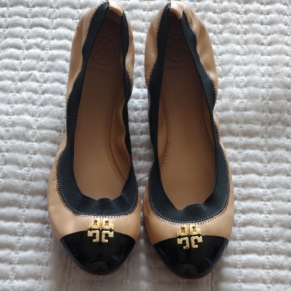 Tory Burch Tan and Black Cap-Toe Flats